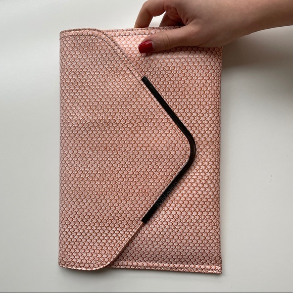 BCBGeneration clutch - Picture 3 of 5